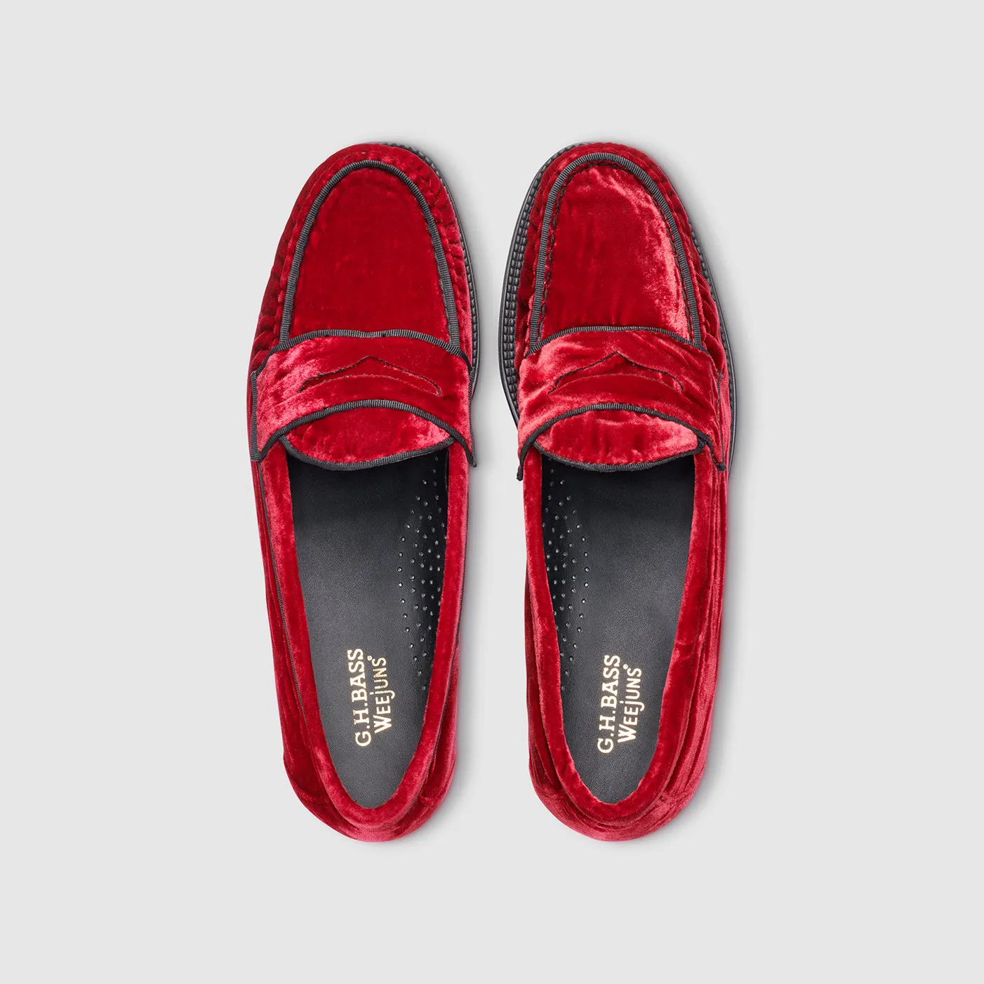 MENS LOGAN PIPING EASY WEEJUNS LOAFER sold by G.H. Bass & Co. product image thumbnail 4