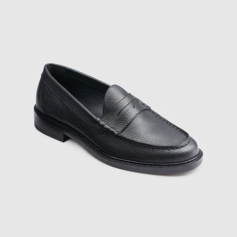 WOMENS MODERN WHITNEY WEEJUNS LOAFER sold by G.H. Bass & Co.