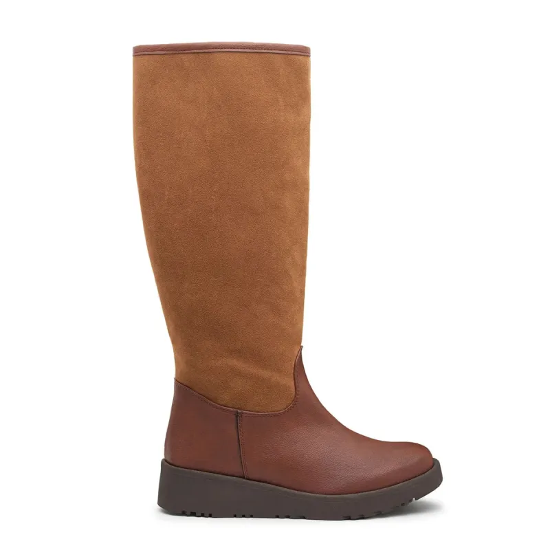 WOMENS JOYCE BOOT made by G.H. Bass & Co.