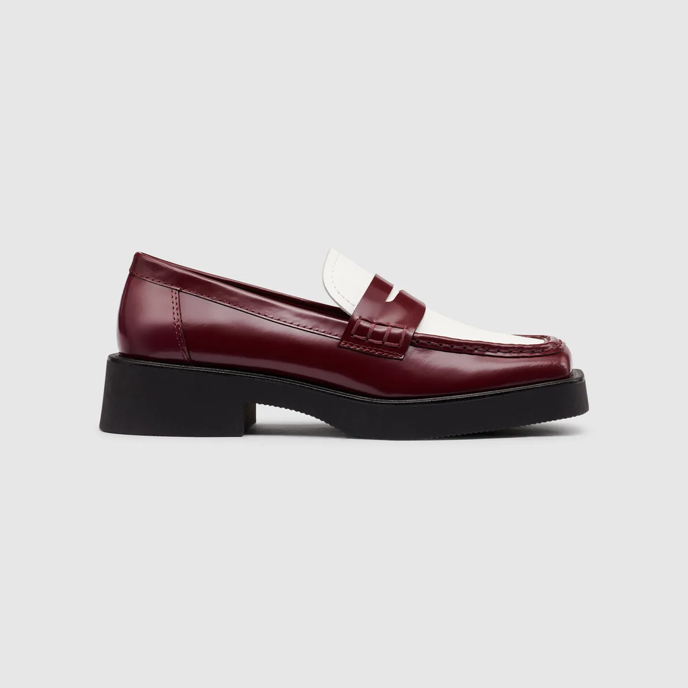 WOMENS BOWERY SQUARE TOE PENNY LOAFER sold by G.H. Bass & Co. product image thumbnail 2