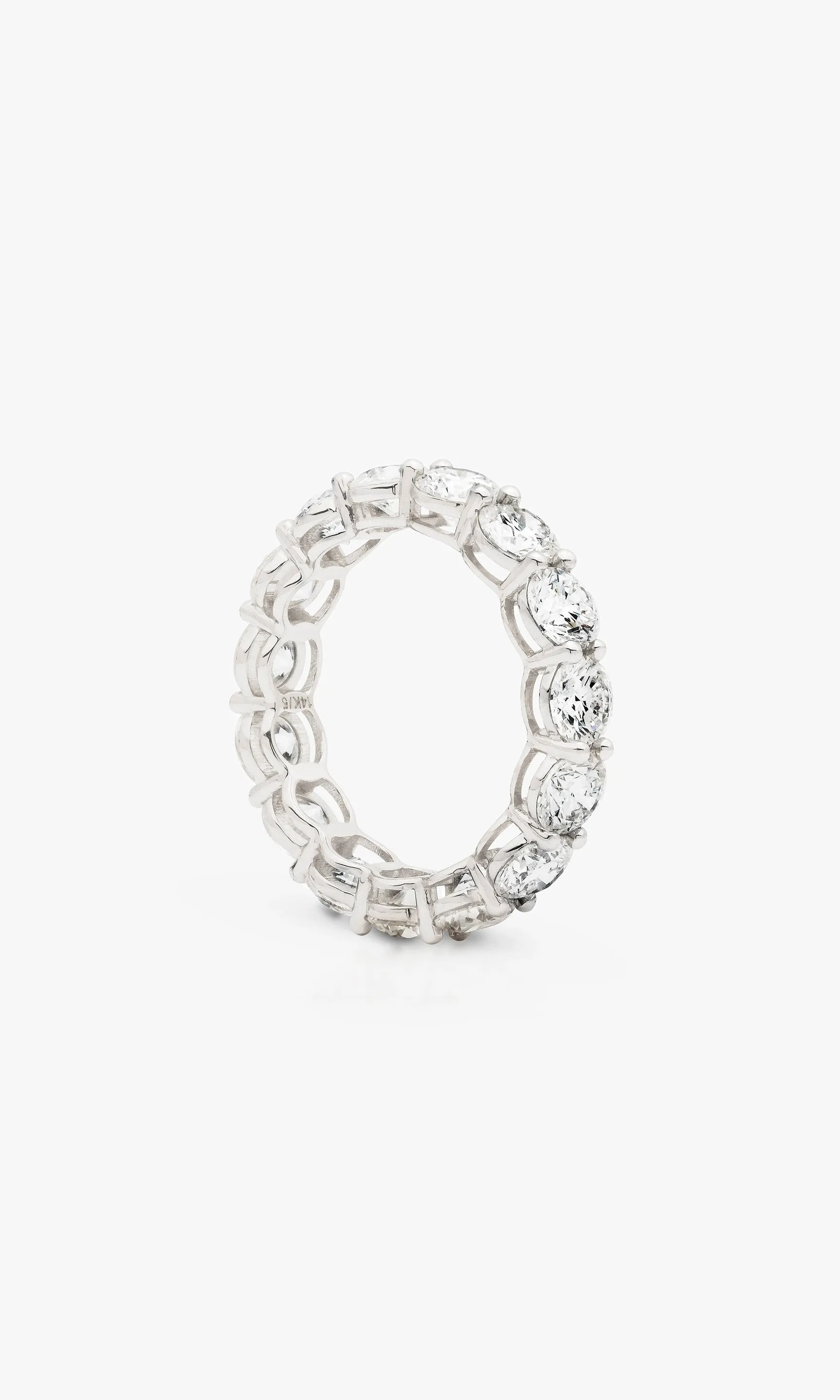 THE FOREVER ROUND CUT BAND 4.93 Carats sold by Generation Love product image thumbnail 3