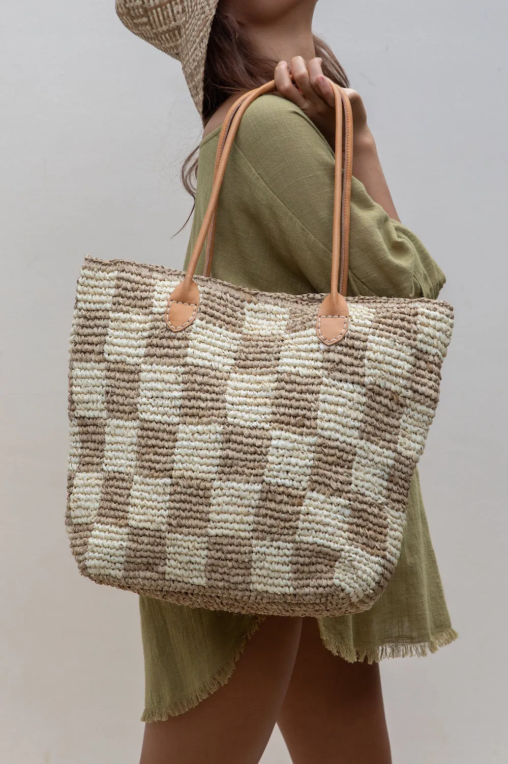 RAFFIA CHECKER BEACH BAG sold by Gillia product image thumbnail 2