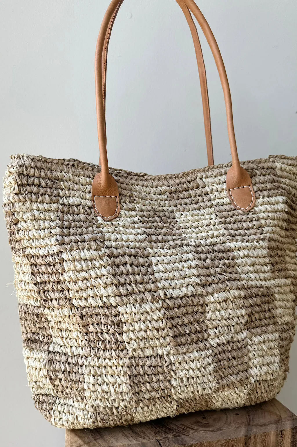 RAFFIA CHECKER BEACH BAG sold by Gillia product image thumbnail 4