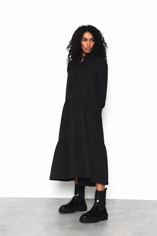 Black V-Neck Long-Sleeve Maxi-Dress made by Glamorous