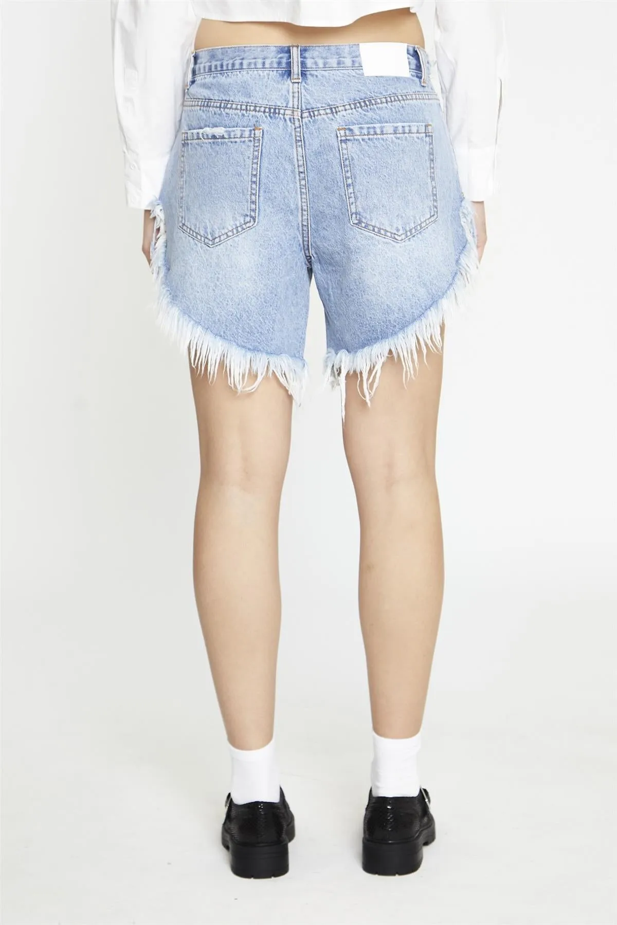 Mid-Stonewash Ripped Denim-Shorts sold by Glamorous product image thumbnail 2