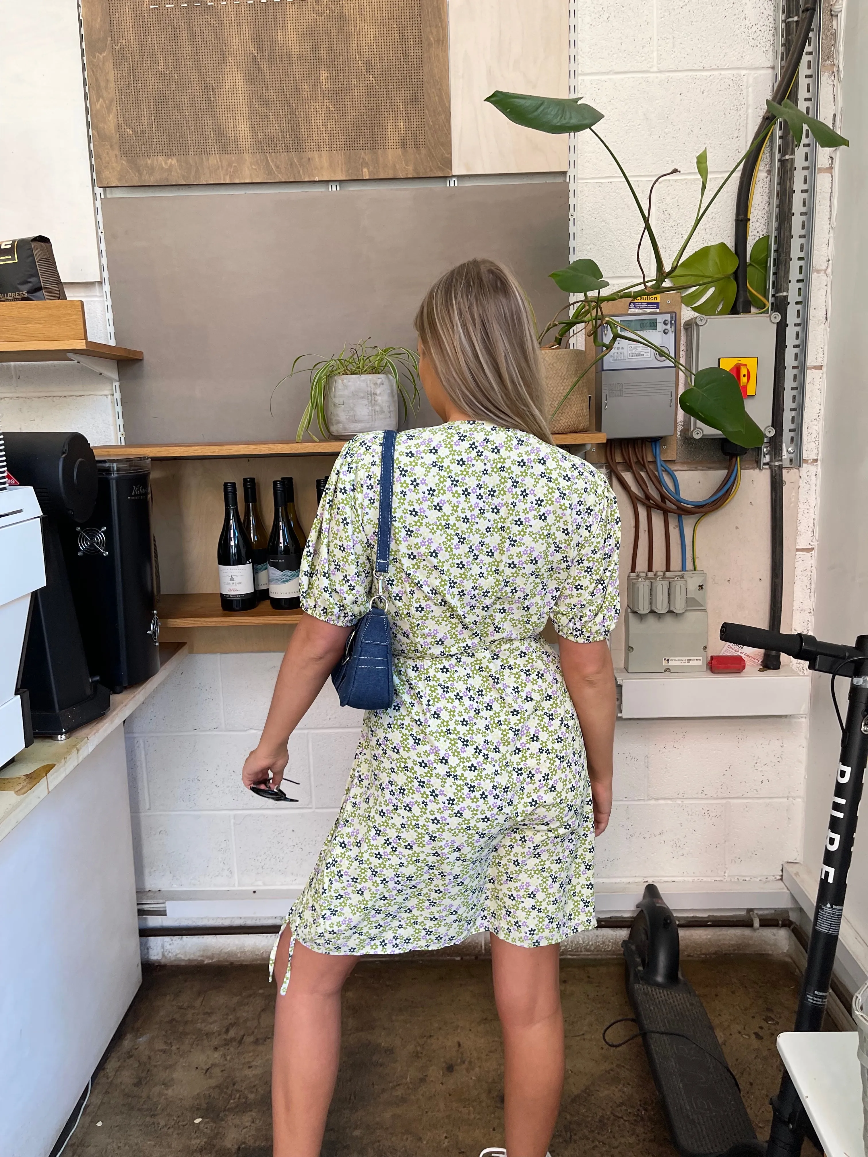 Retro Daisy Wrap Short-Sleeve Mini-Dress sold by Glamorous product image thumbnail 3