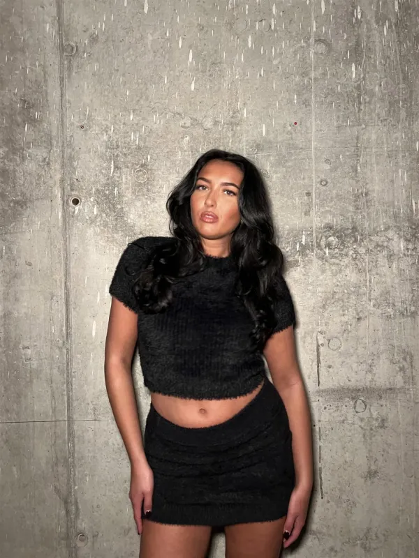 Black Fluffy-Knit Mini-Skirt sold by Glamorous