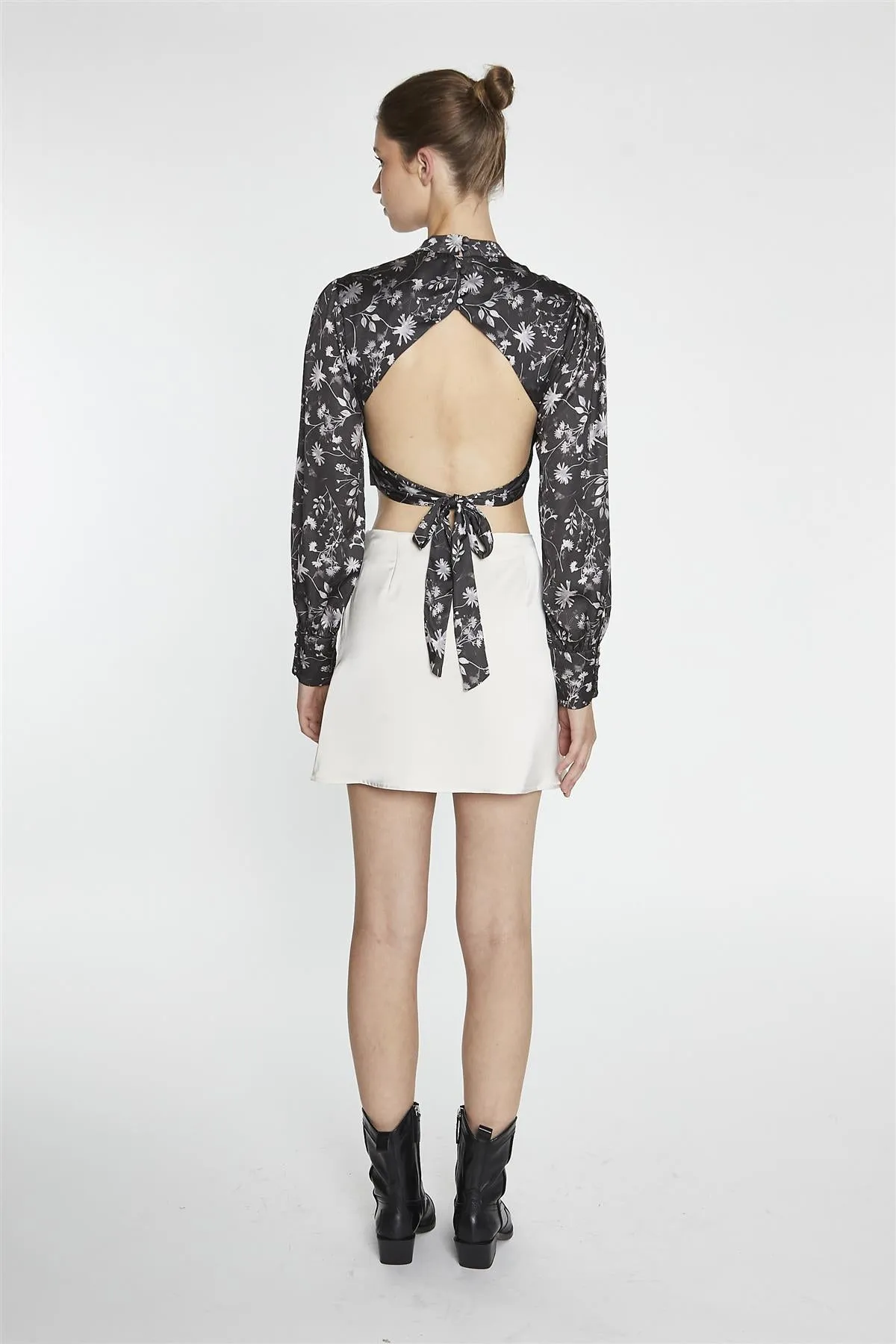 Brown Floral Tie-Back High-Neck Crop Top sold by Glamorous product image thumbnail 2