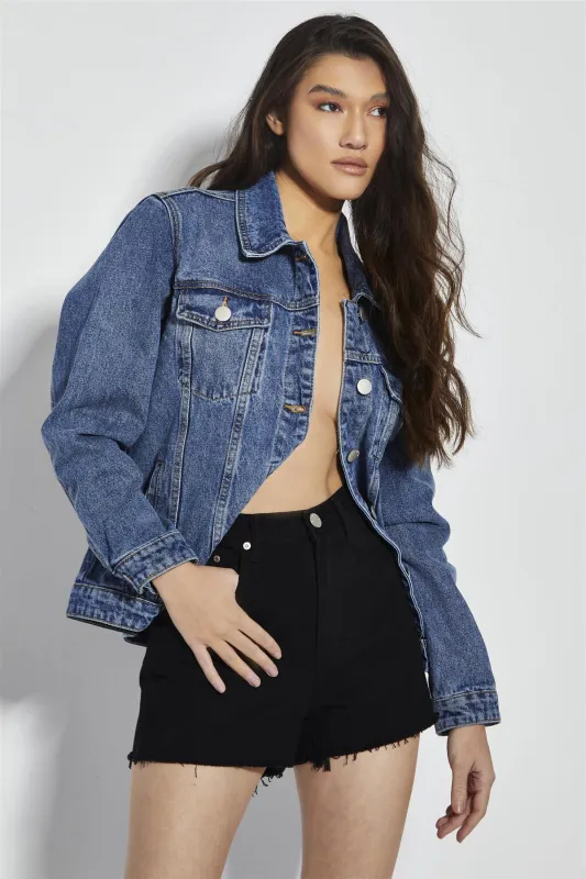 Black High Waisted-Shorts sold by Glamorous