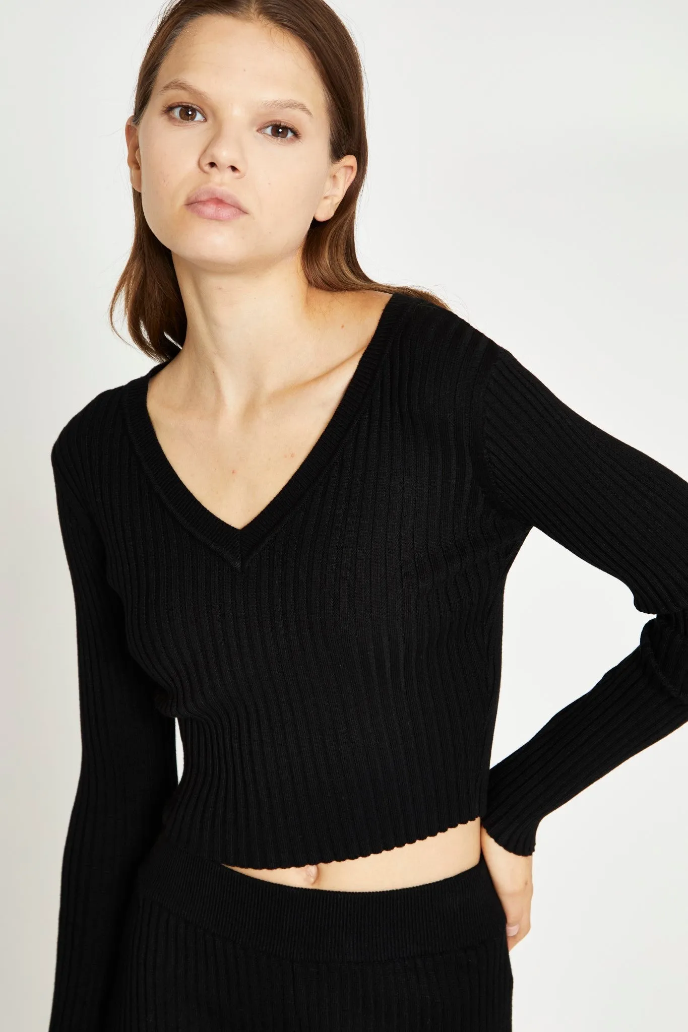 Black Knitted V-Neck Crop-Top sold by Glamorous product image thumbnail 3