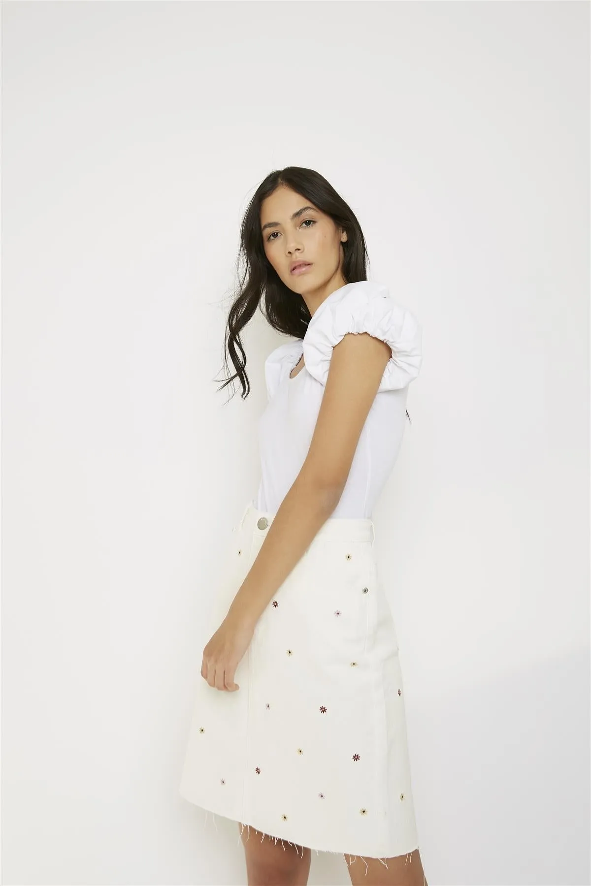 White Crew Neck Short-Sleeve Bodysuit sold by Glamorous product image thumbnail 3