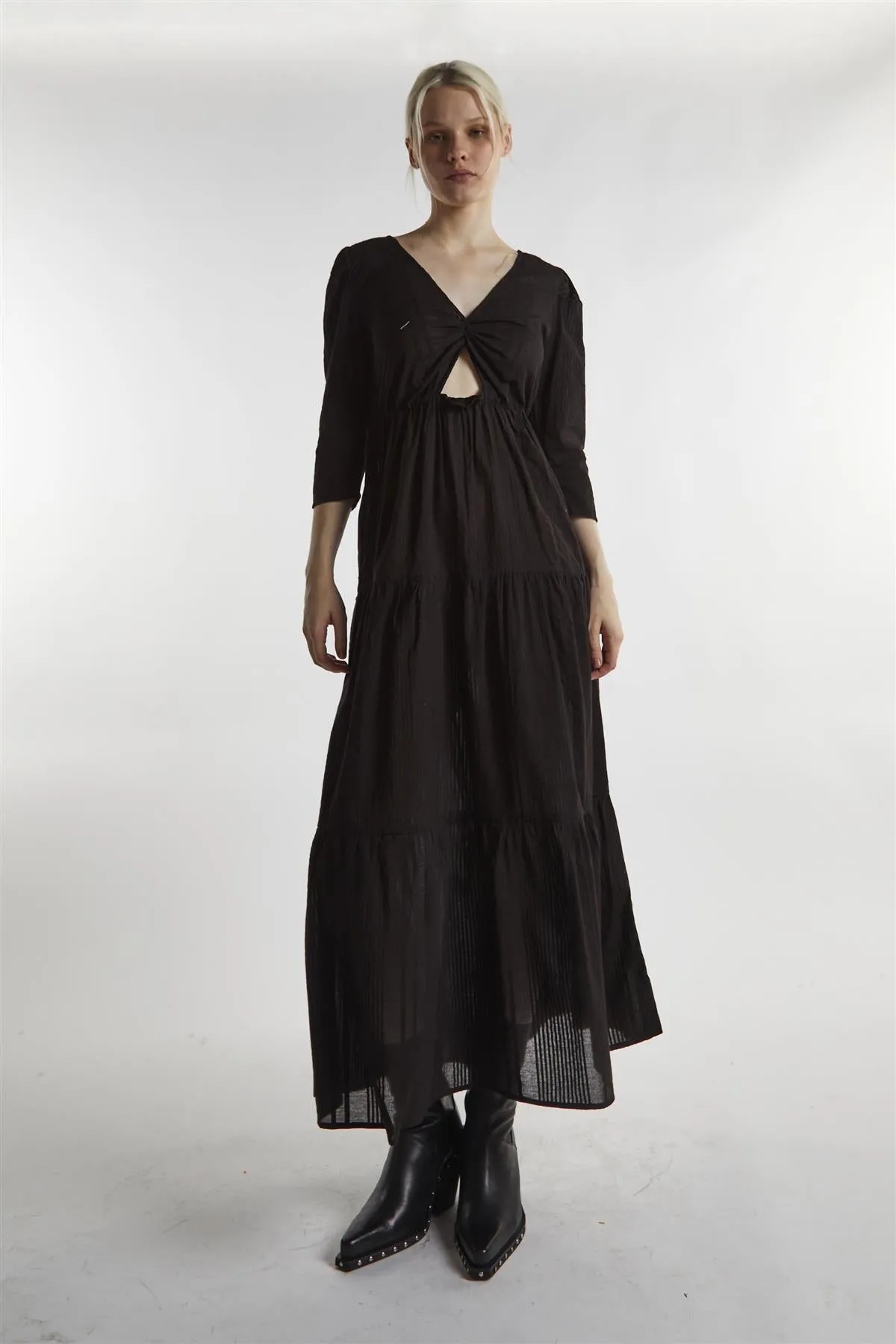 Black-Linen Cut-Out Maxi-Dress sold by Glamorous
