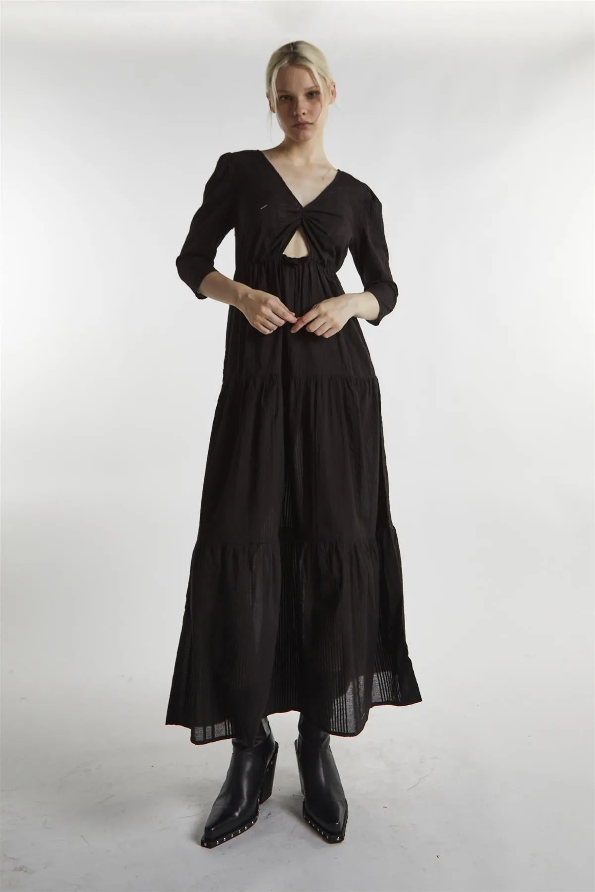 Black-Linen Cut-Out Maxi-Dress sold by Glamorous product image thumbnail 4