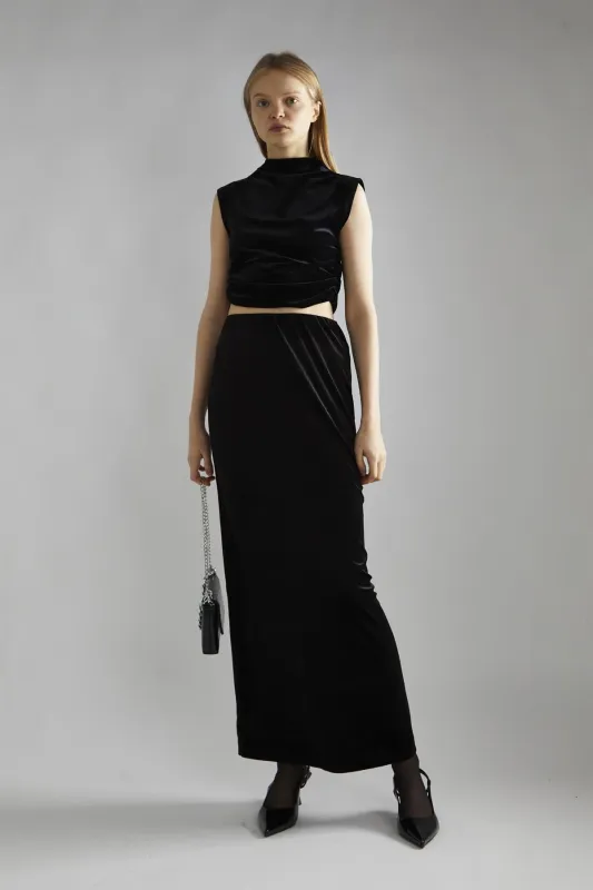 Black-Velvet Maxi-Skirt sold by Glamorous