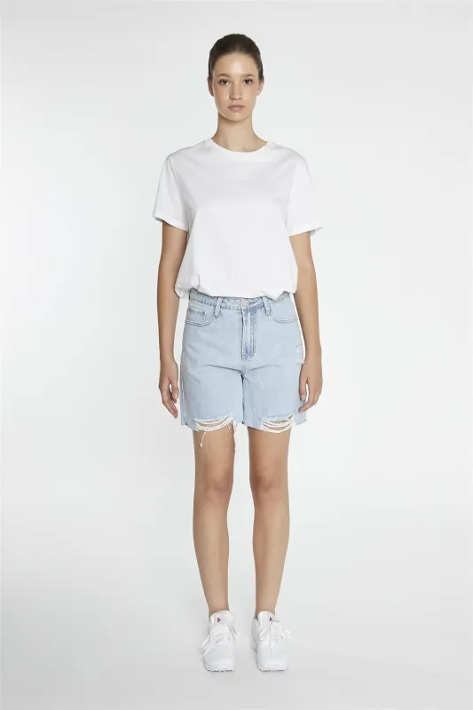 Light Blue-Wash Loose Fit Denim-Shorts sold by Glamorous