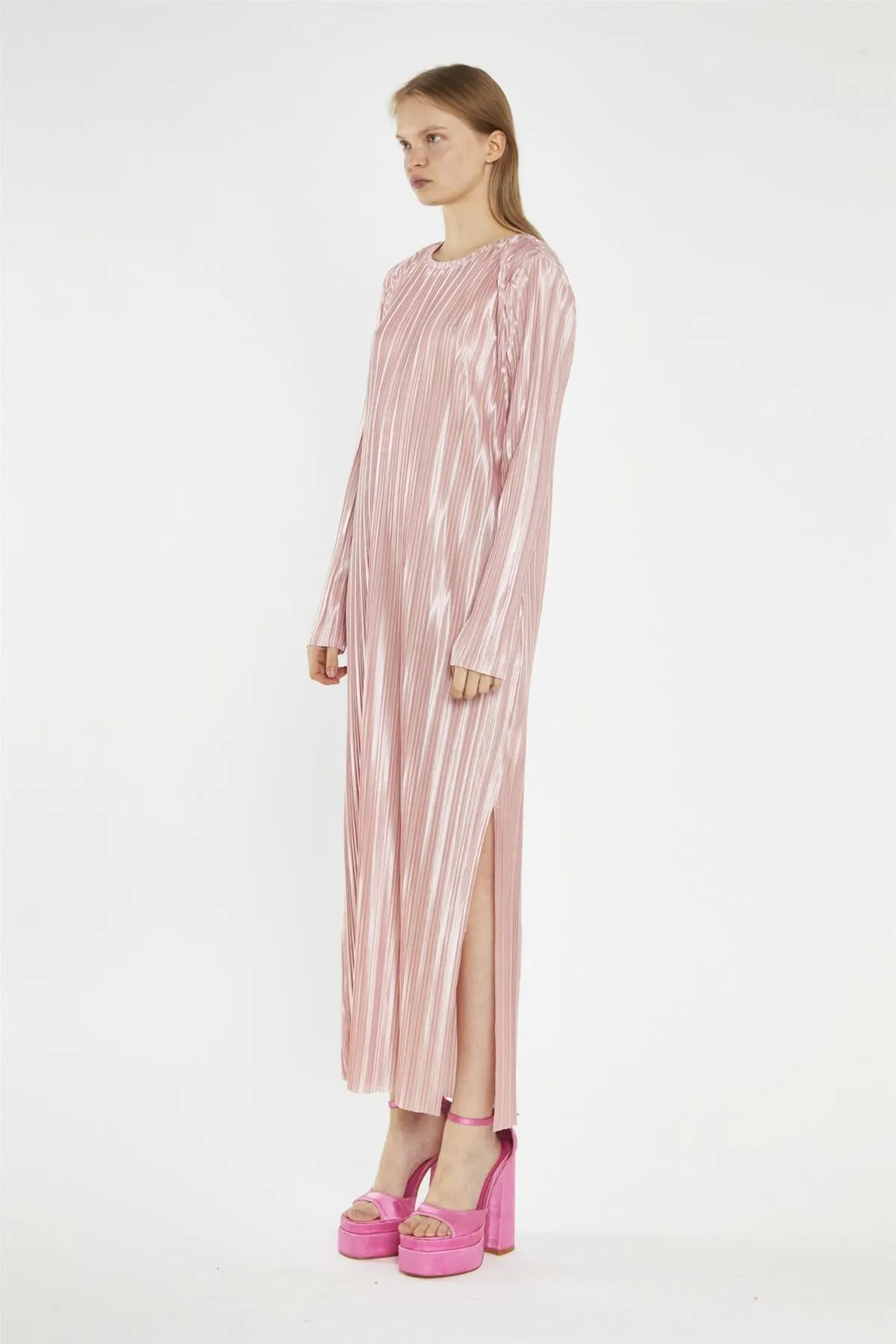Pink-Plisse Maxi-Dress sold by Glamorous product image thumbnail 4