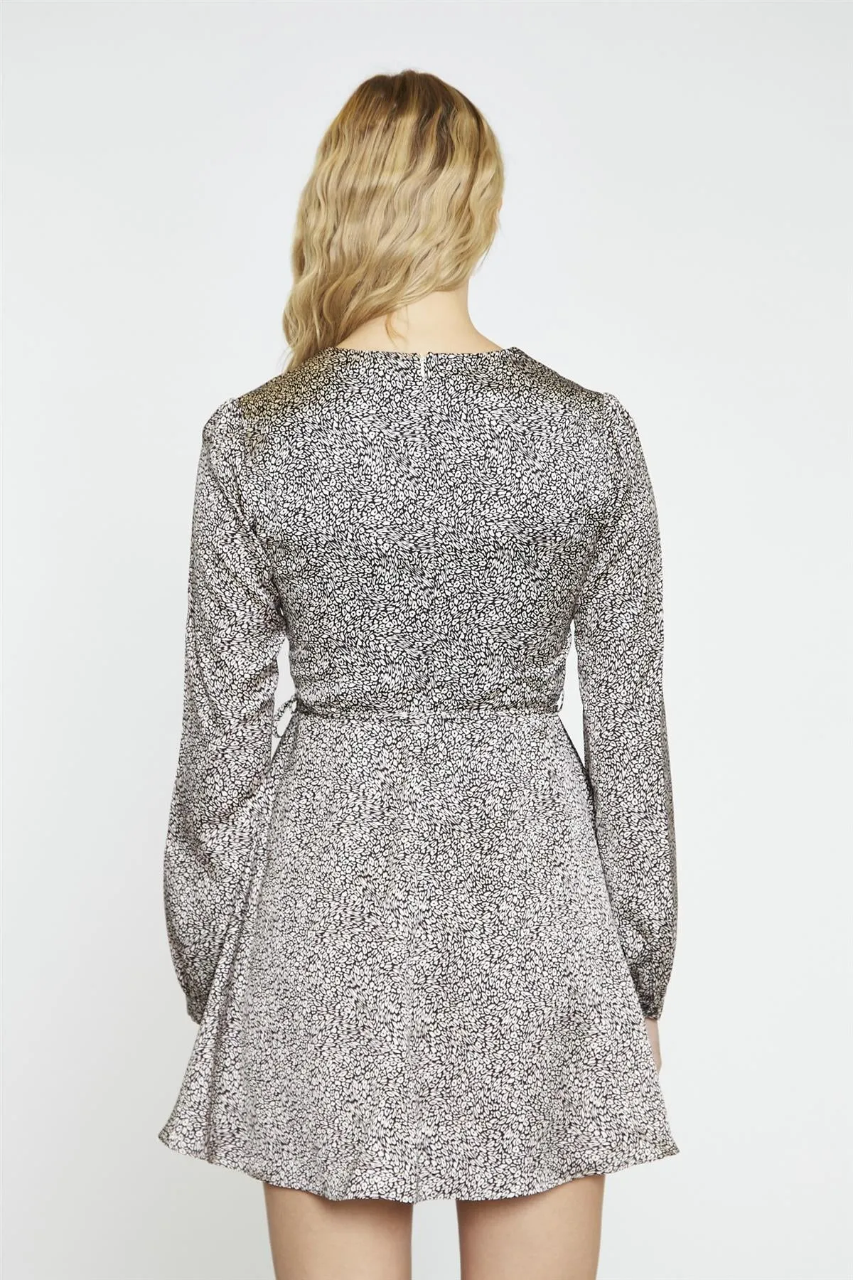 Leopard Swirl V-Neck Mini-Dress sold by Glamorous product image thumbnail 2