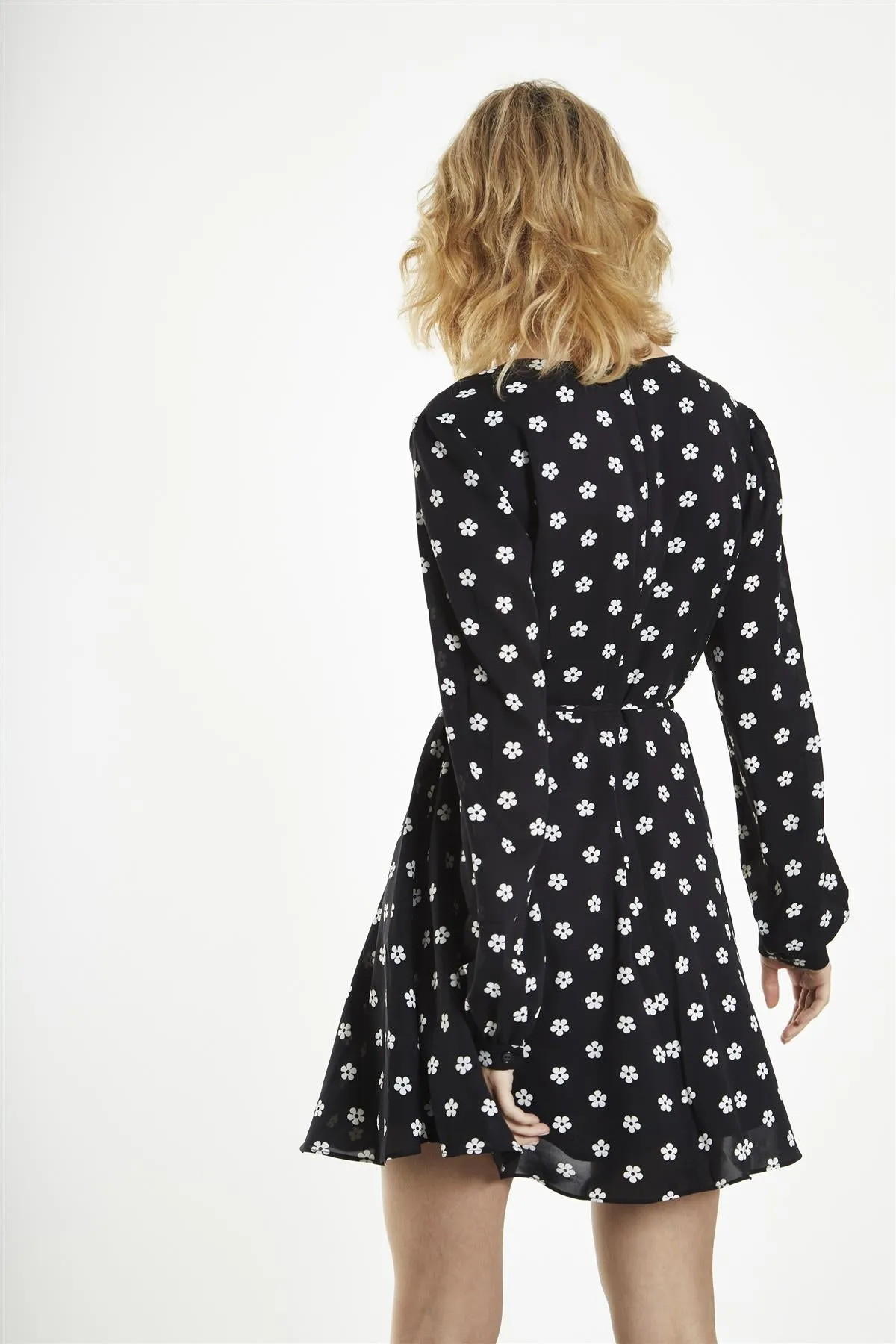 Black-White Daisy Long Sleeve Mini-Dress sold by Glamorous product image thumbnail 2