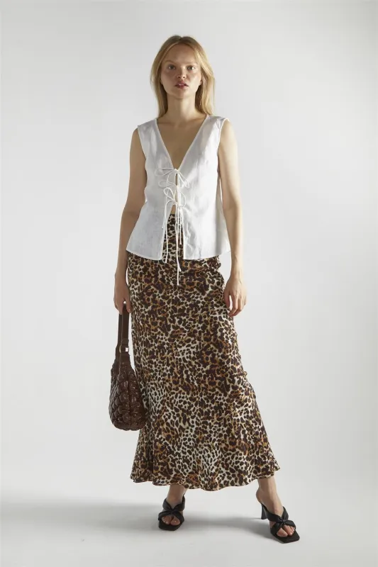 White V-Neck Sleeveless-Top made by Glamorous