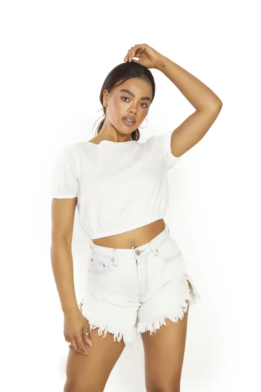 Off-White Crew-Neck Crop-Top made by Glamorous