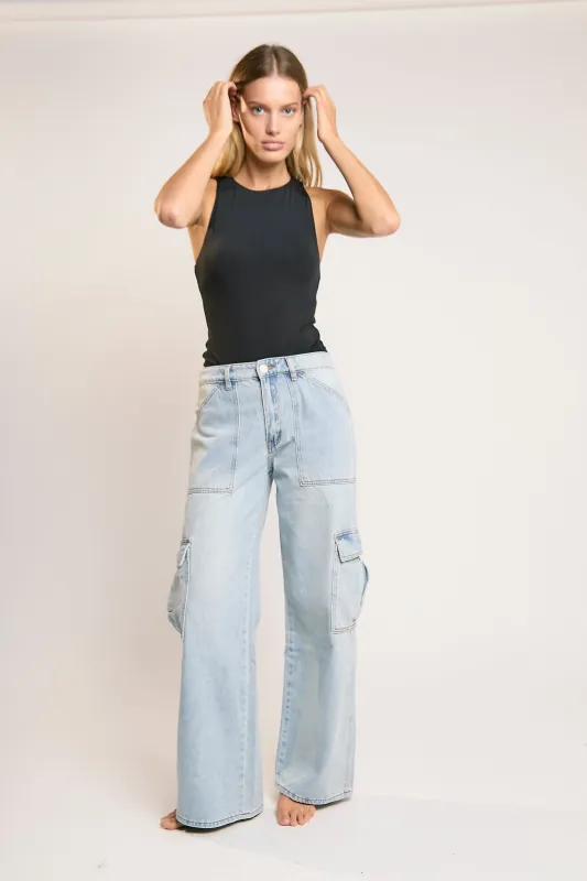 Light Stonewash Cargo Wide-Leg-Jeans sold by Glamorous