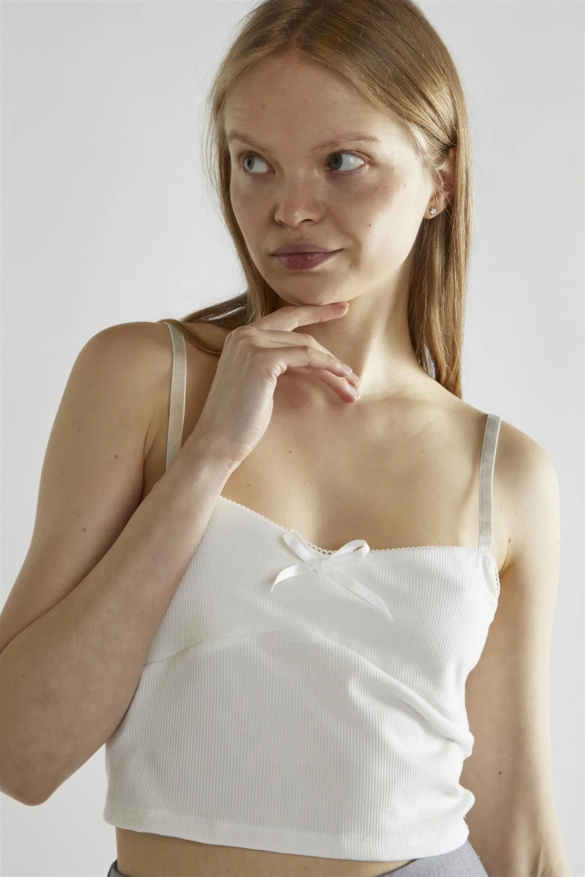 Off-White Sleeveless Crop-Top sold by Glamorous product image thumbnail 4