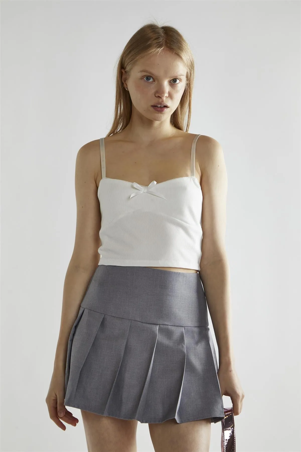 Off-White Sleeveless Crop-Top sold by Glamorous product image thumbnail 3