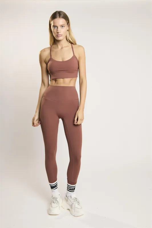 Signature Sienna Scoop-Neck Crop-Top sold by Glamorous