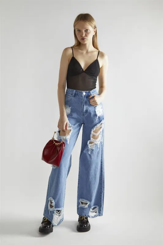 Black V-Neck Sleeveless-Bodysuit sold by Glamorous