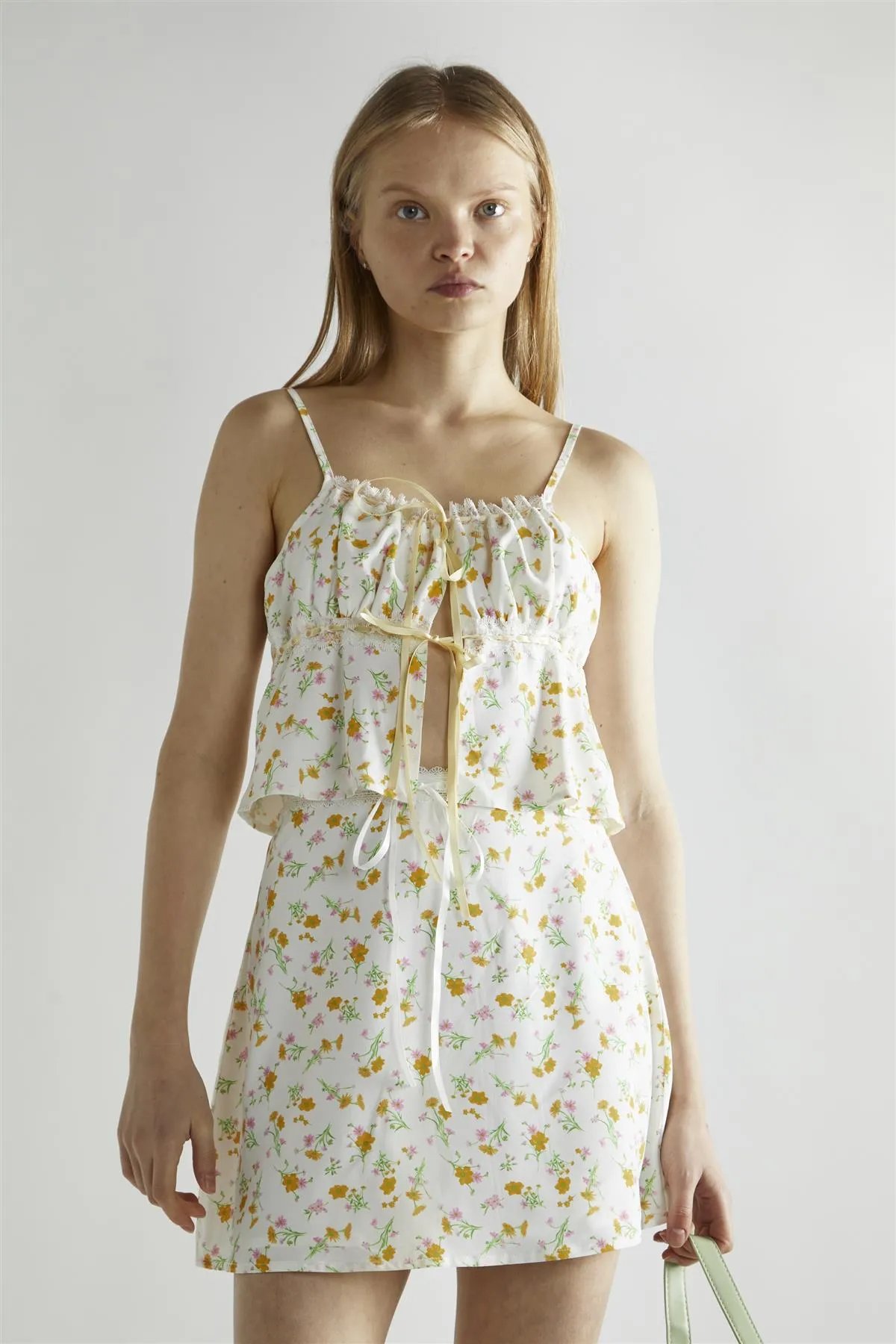 Orange-Pink Spring-Floral Tie-Front Crop-Top sold by Glamorous product image thumbnail 3