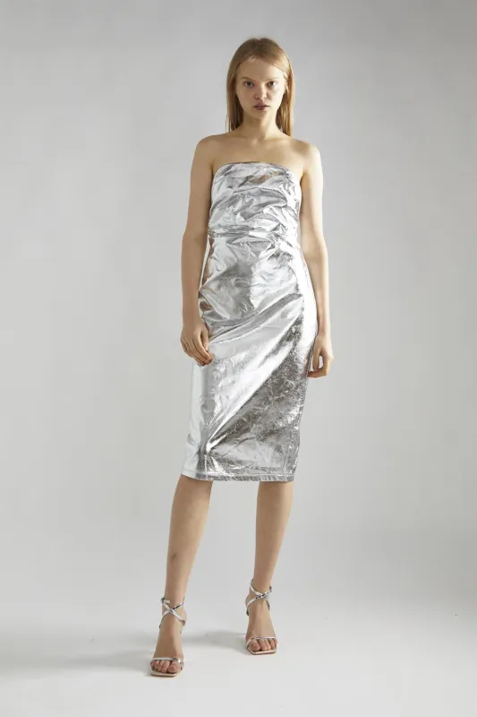 Silver-PU Strapless Midaxi-Dress made by Glamorous