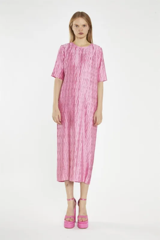 Pink Geo-Plisse Midi-Dress sold by Glamorous