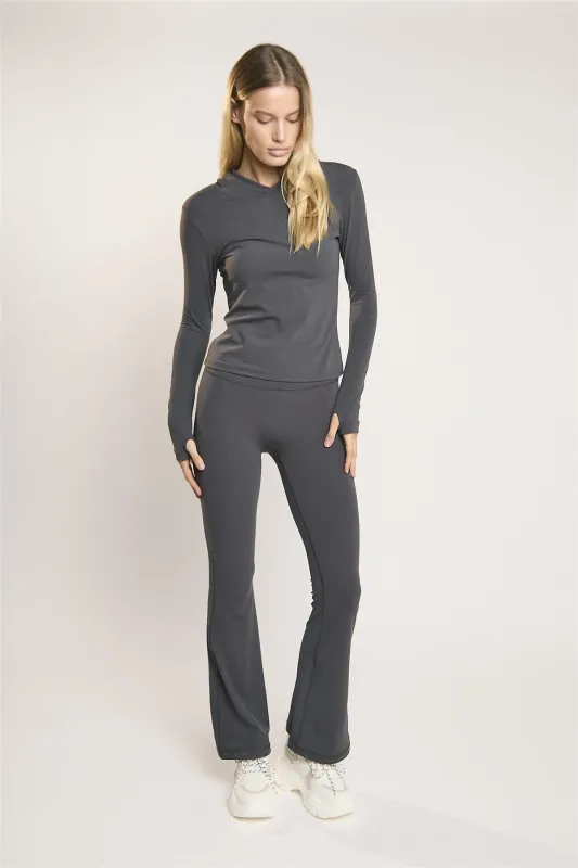 Signature Graphite-Grey Flare-Leggings sold by Glamorous