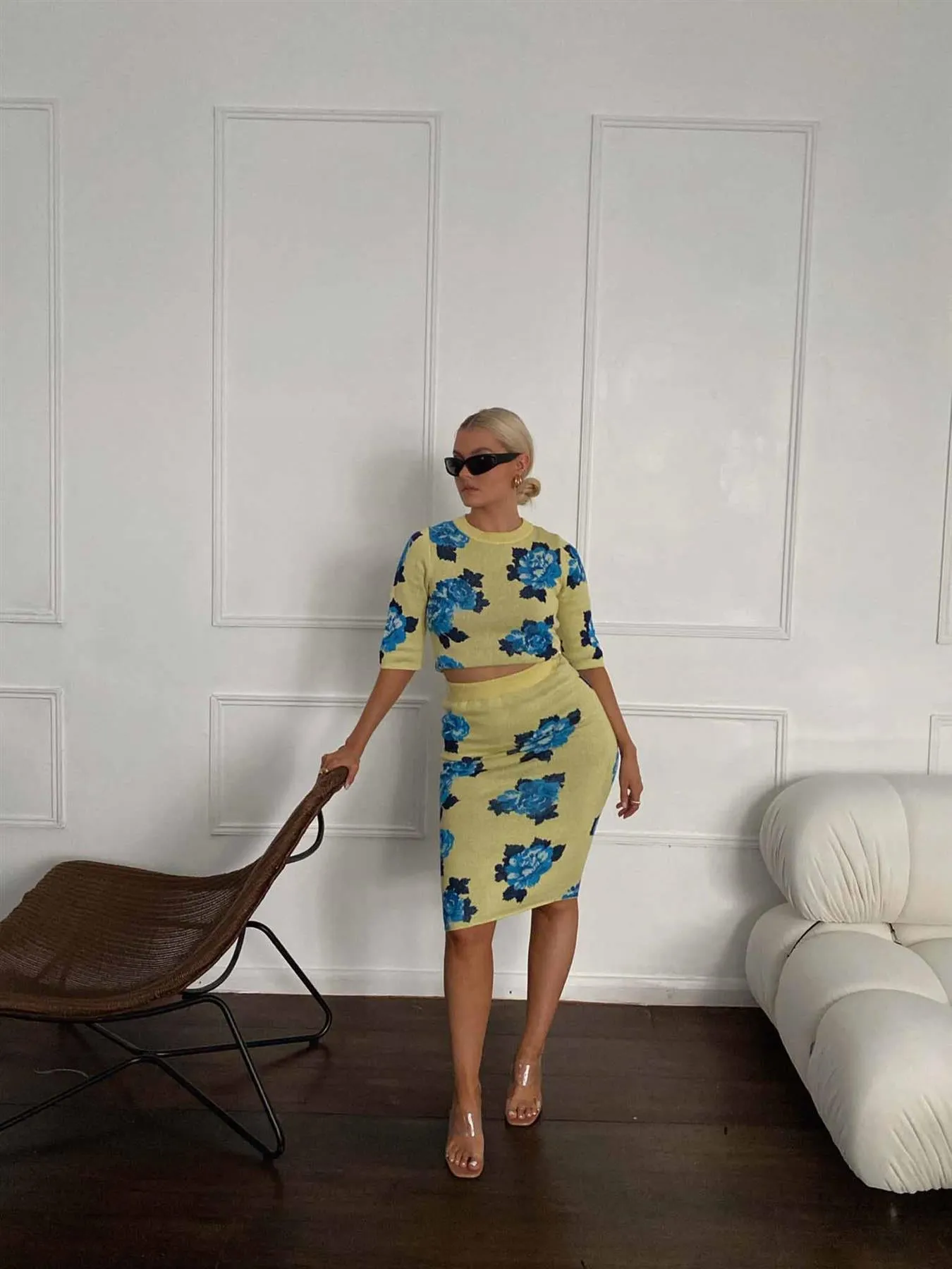 Yellow Blue Rose Crew Crop-Top sold by Glamorous