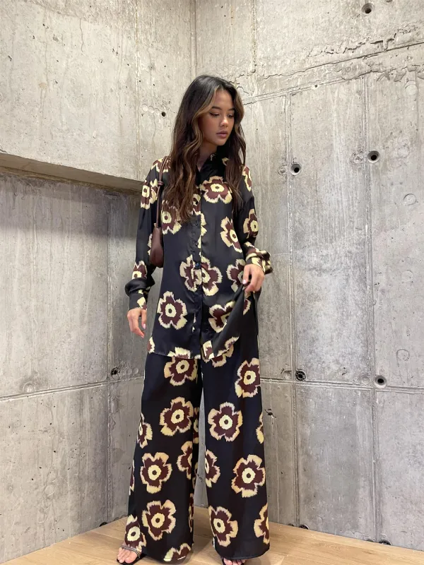 Black Amber-Yellow Flower Oversized-Shirt sold by Glamorous