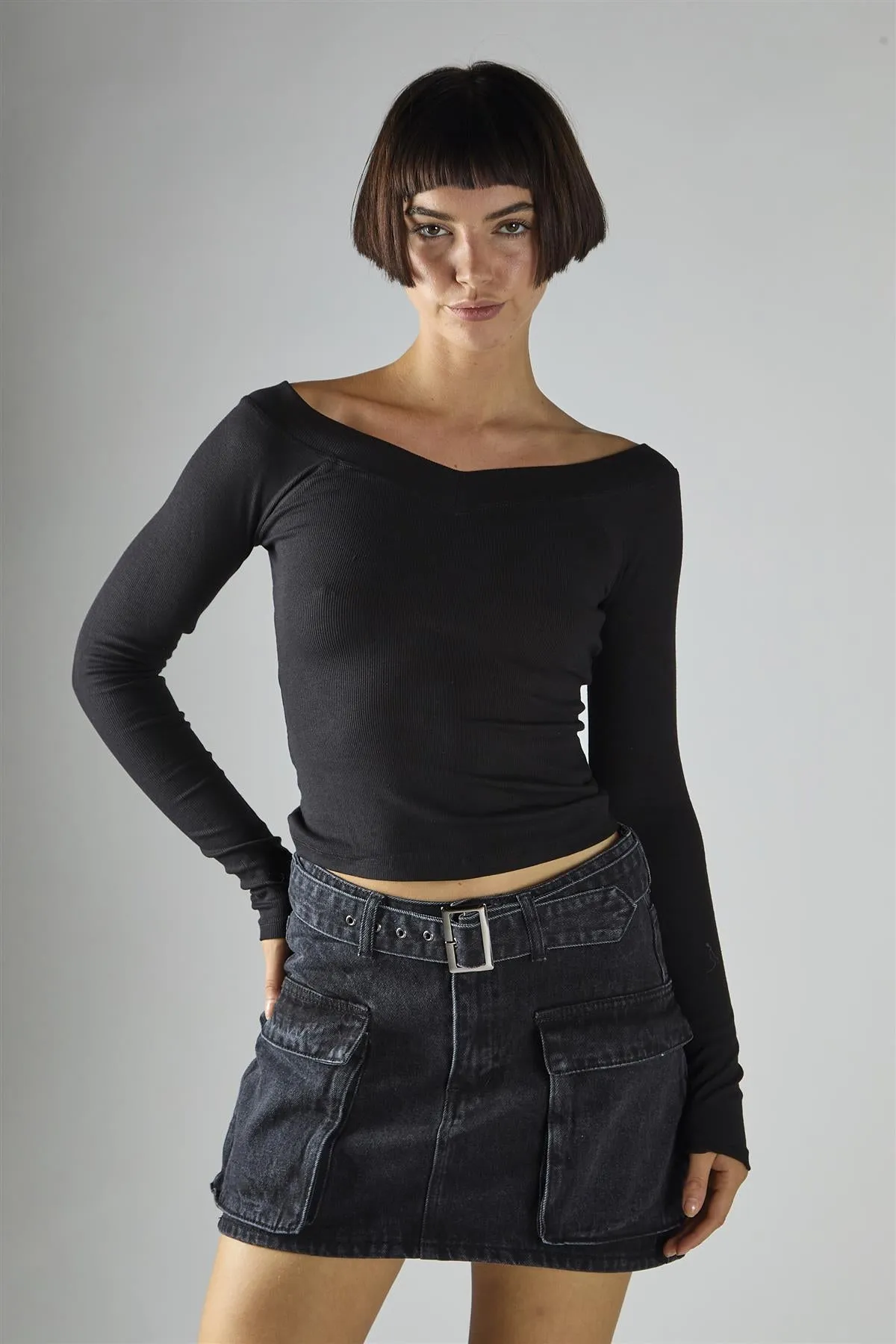 Black Wide-V-Neck-Ribbed Long sleeve-Top sold by Glamorous product image thumbnail 3