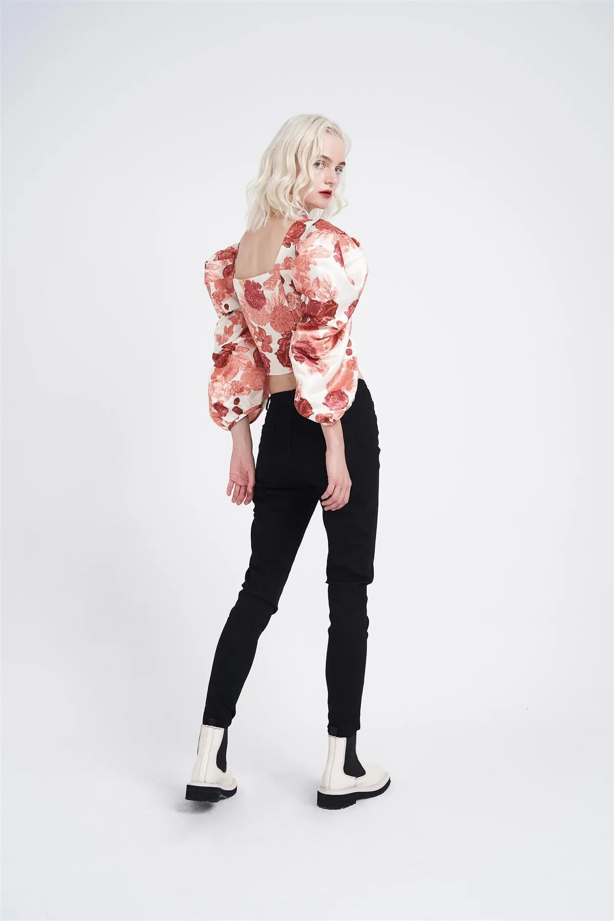 Cream-Apricot-Rose Long-Puff-Sleeve Crop-Top sold by Glamorous product image thumbnail 2