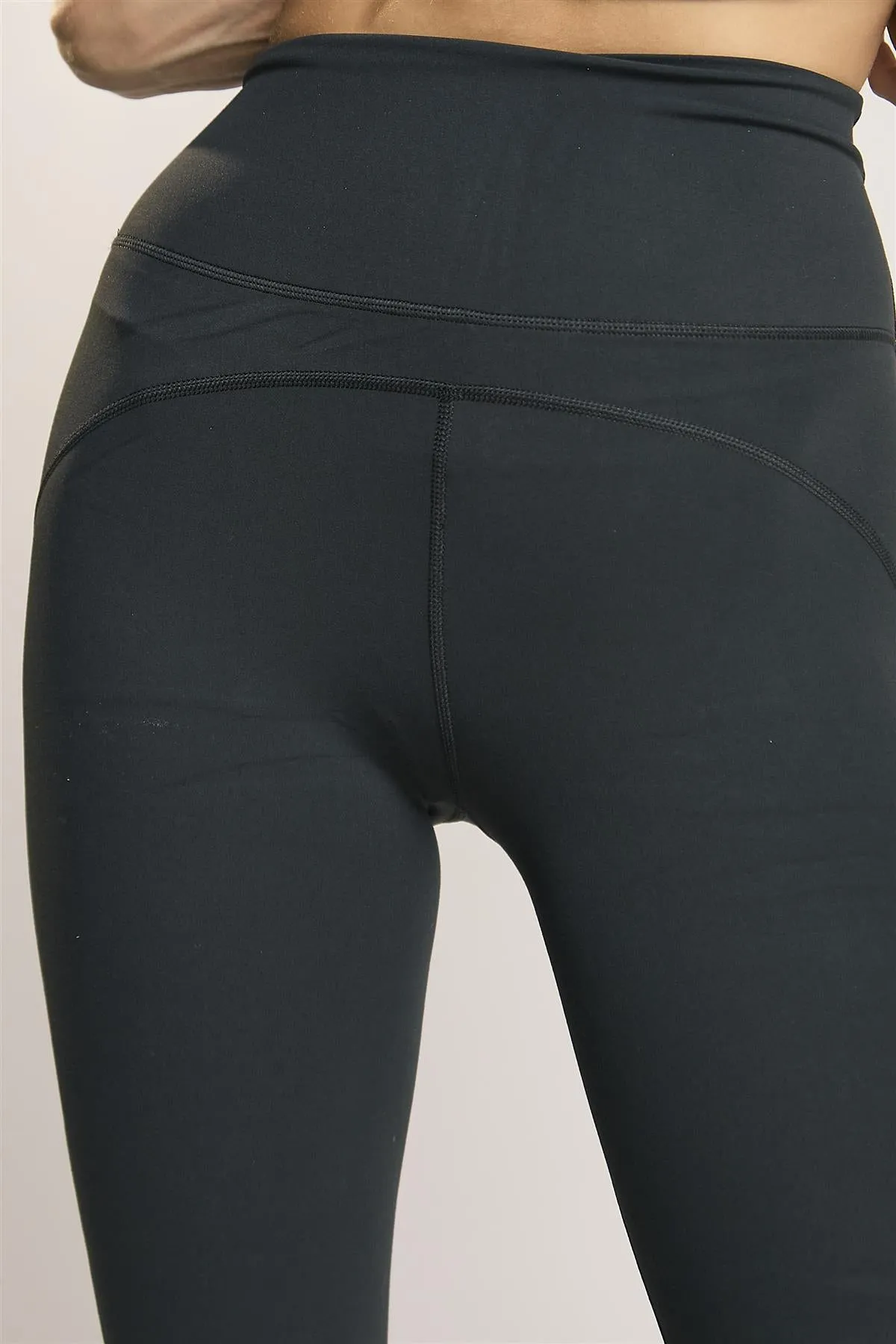 Signature Black Capri Leggings sold by Glamorous product image thumbnail 4