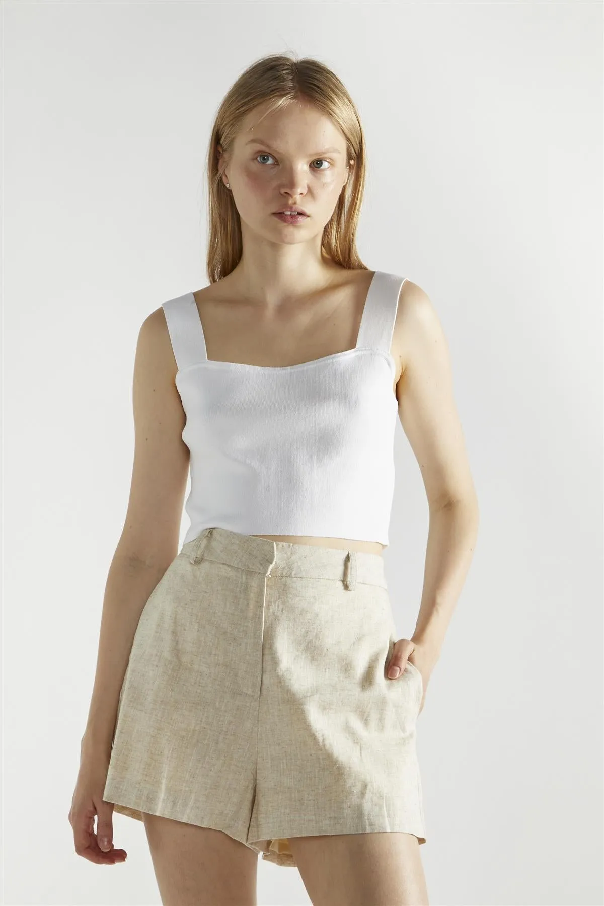 White Square-Neck-Tops sold by Glamorous product image thumbnail 3