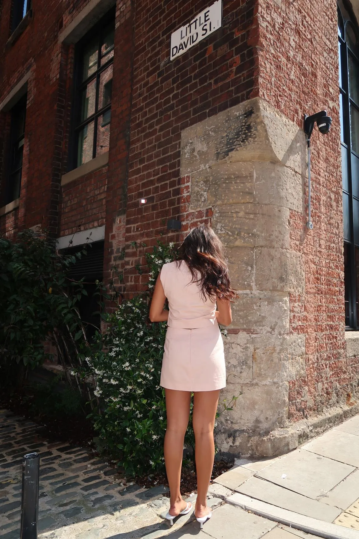 Nude-Peach Button-Up-Sleeveless Crop-Top sold by Glamorous product image thumbnail 2