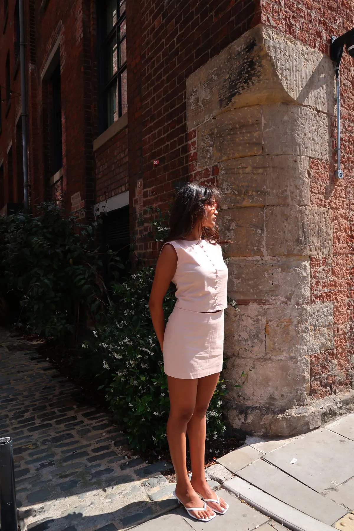 Nude-Peach Button-Up-Sleeveless Crop-Top sold by Glamorous product image thumbnail 4