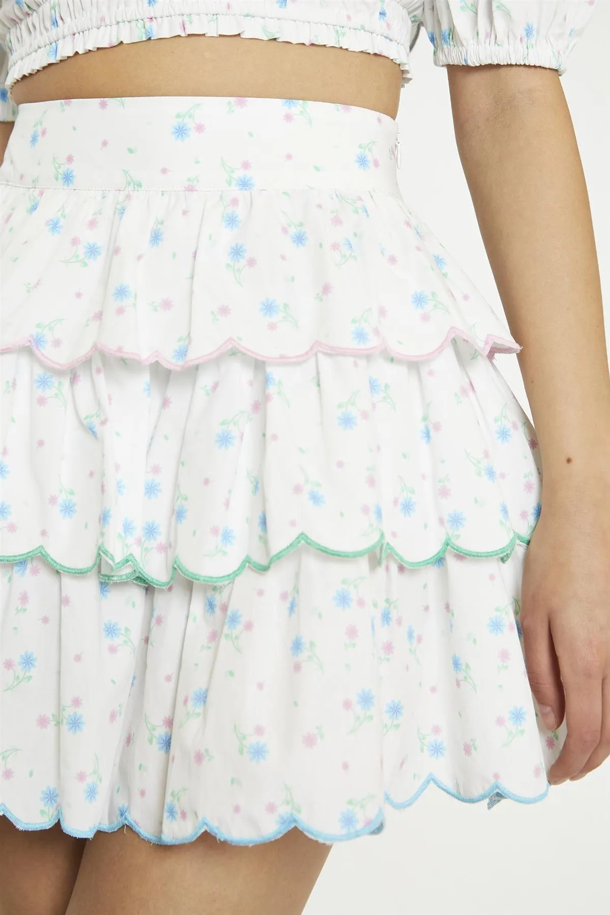 White Blue Pink Ditsy Tiered Mini-Skirt sold by Glamorous product image thumbnail 4