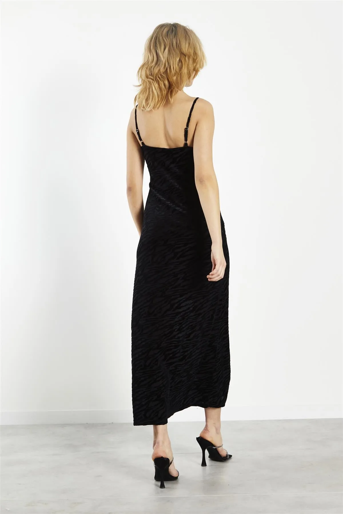 Black Velvet-Devore Bodycon Maxi-Dress sold by Glamorous product image thumbnail 2