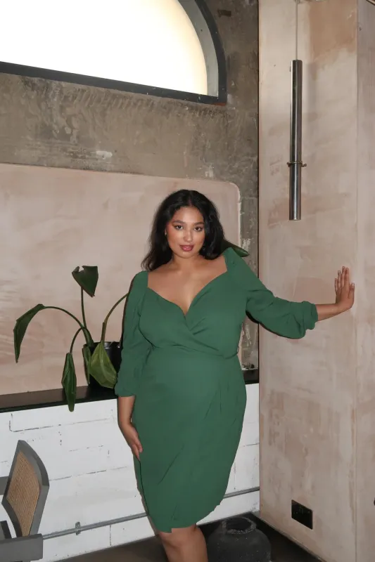 Green Midi-Party dress made by Glamorous