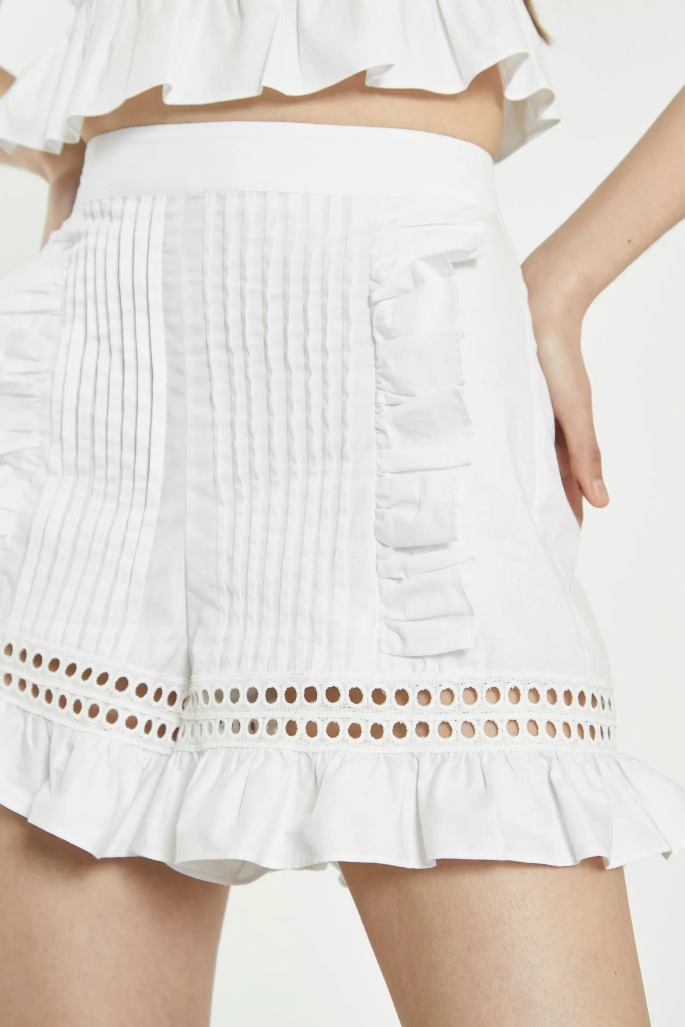 Off White Lace-Trim Frill Shorts sold by Glamorous product image thumbnail 4