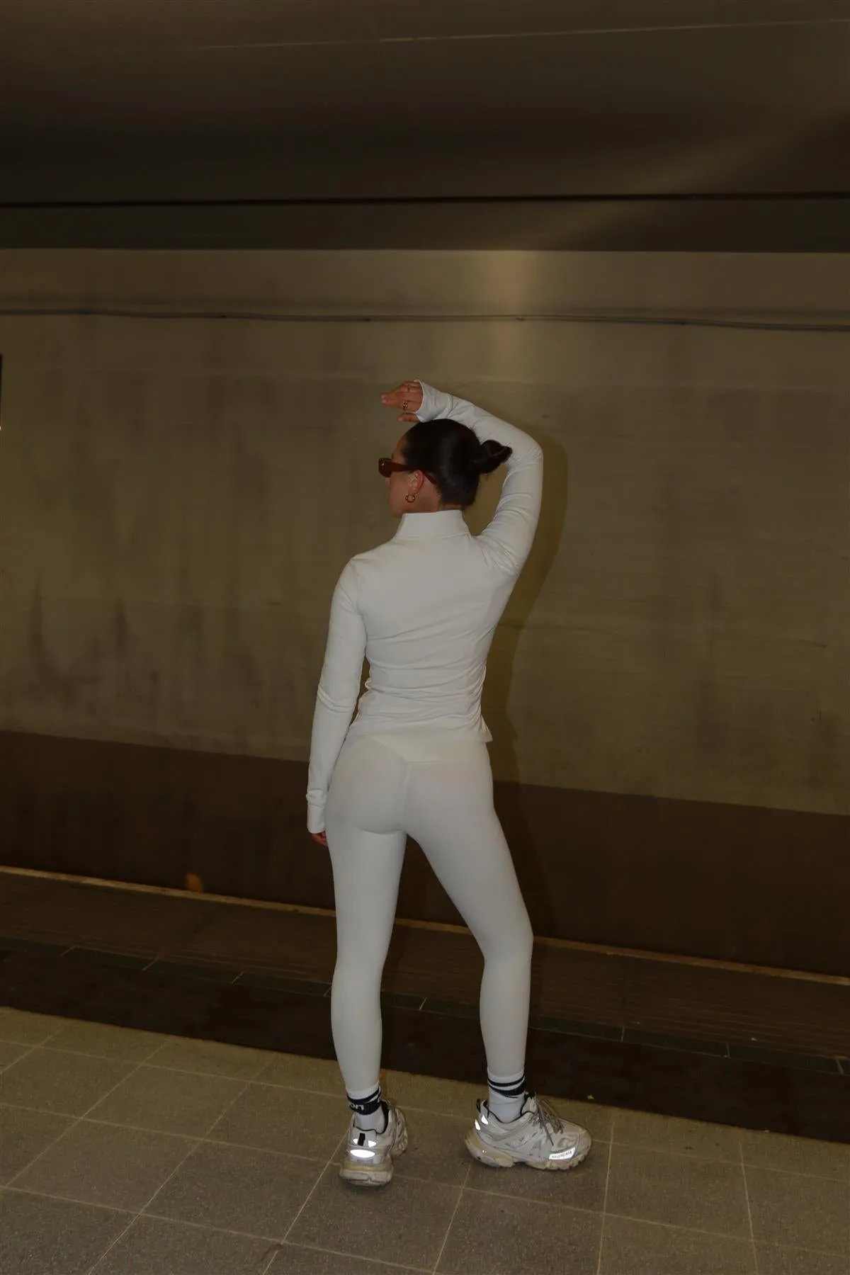 Signature Full Length Invisible Pocket Leggings - Putty sold by Glamorous product image thumbnail 2