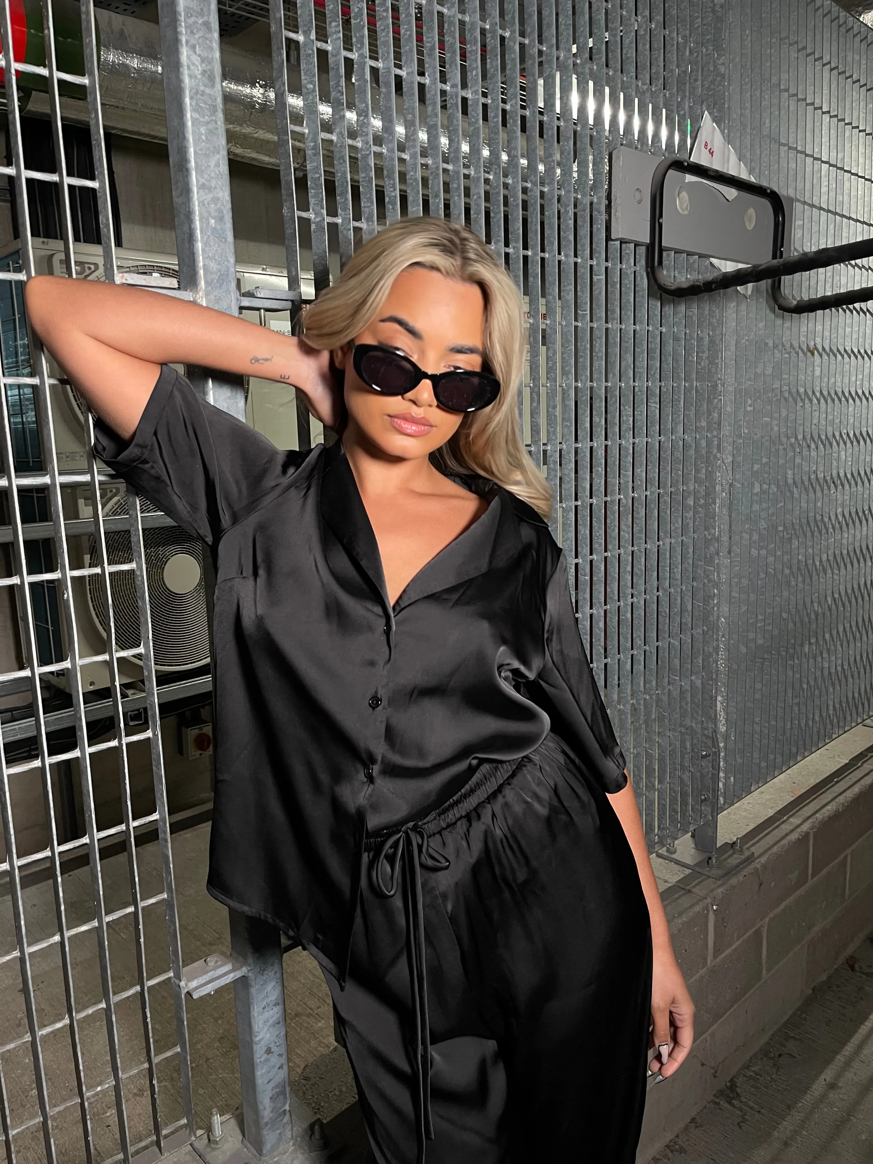 Black-Satin Resort Long-Shirt sold by Glamorous