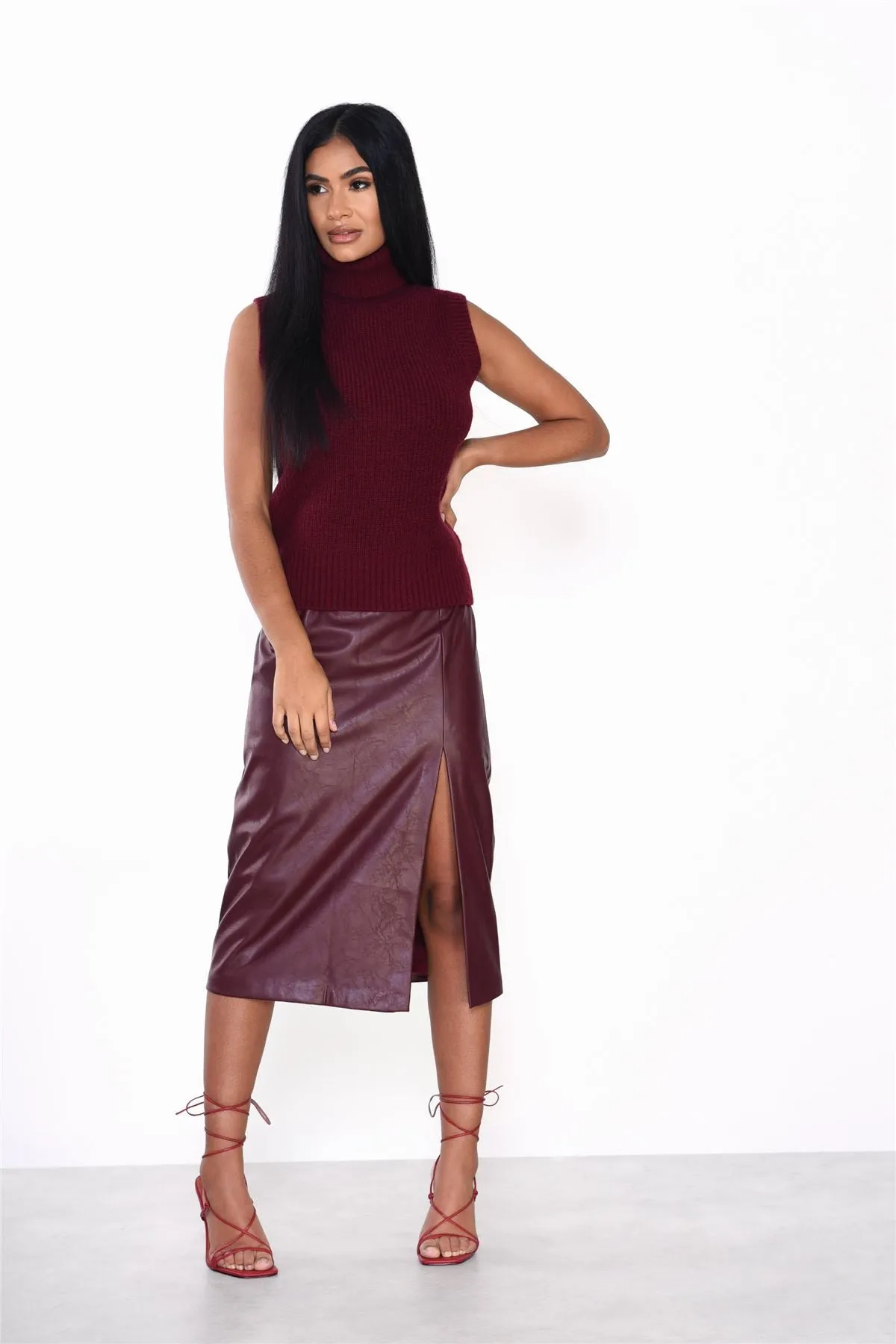 Burgundy Sleeveless Knit-Top sold by Glamorous