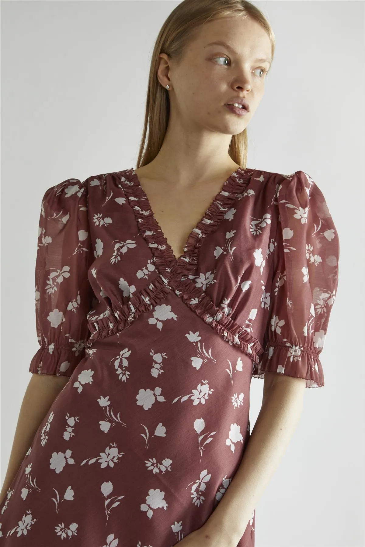 Burgundy-Floral Organza V-Neck Midaxi-Dress sold by Glamorous product image thumbnail 4