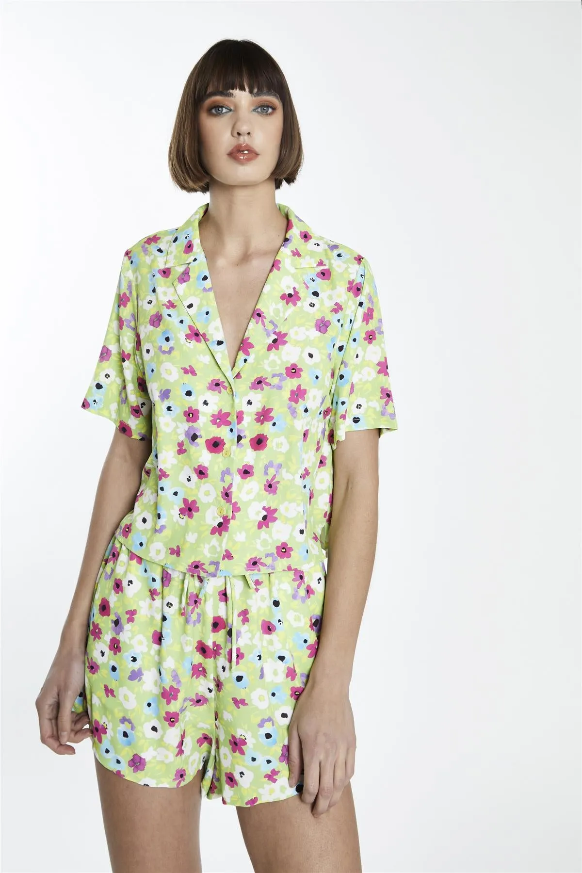 Multi Green floral Loose High-Waisted-Shorts sold by Glamorous product image thumbnail 3